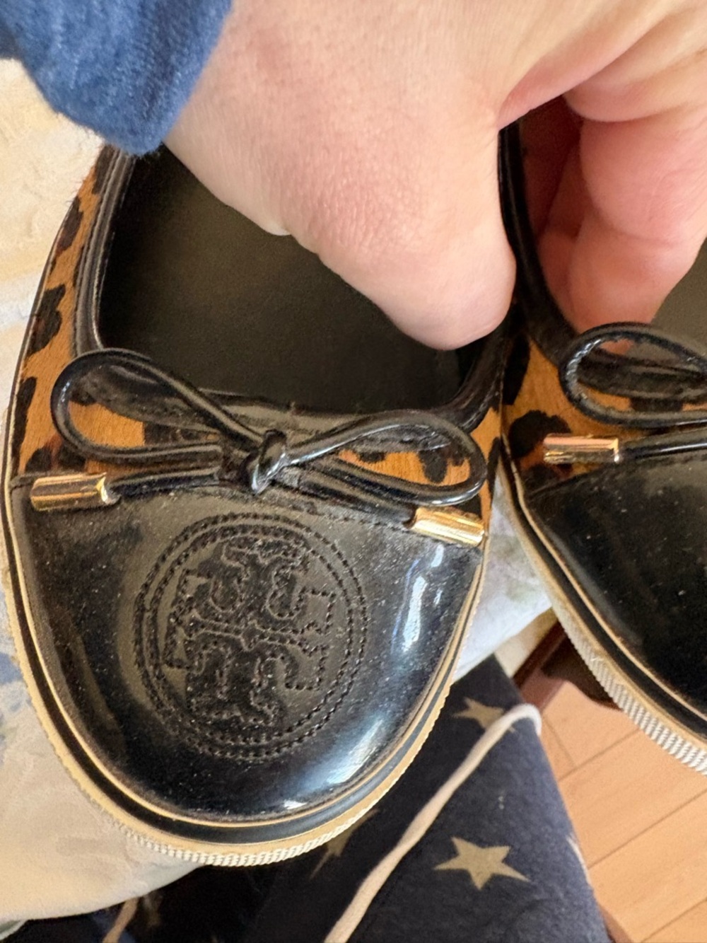 Tory Burch Leopard Print Ballet Flats with Black Patent Toe - Picture 5 of 9